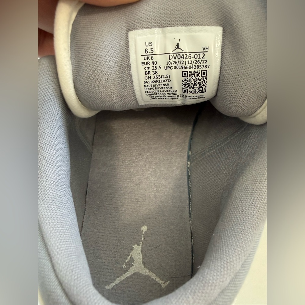 Nike  Air Jordan 1 low SE light steel Gray white Sneakers - Picture 9 of 9